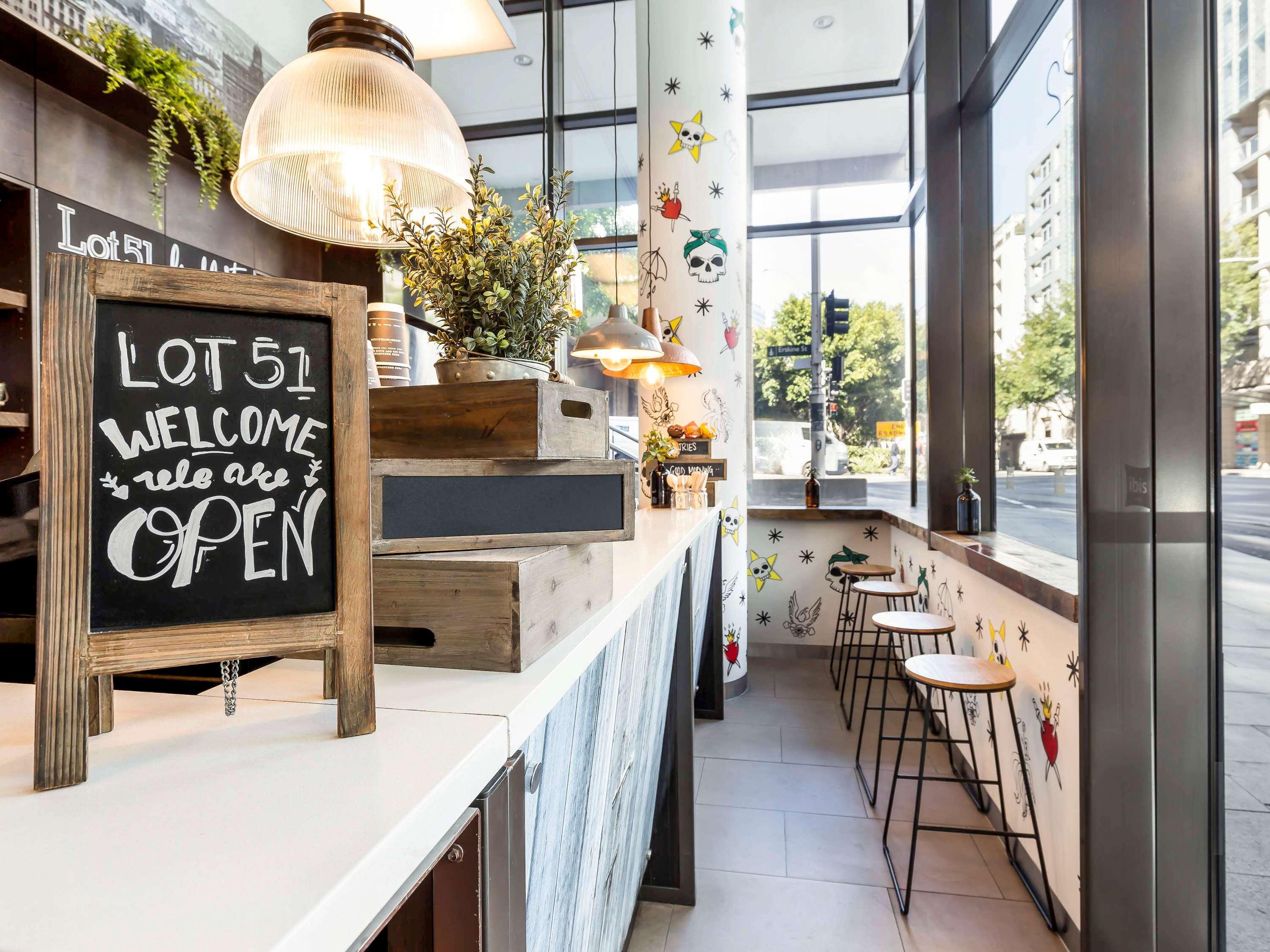 Отель Ibis Sydney Barangaroo Экстерьер фото